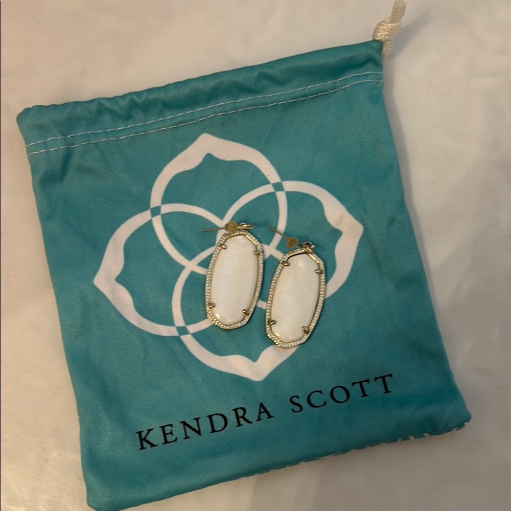 Kendra Scott Elle Drop Earrings White and Gold